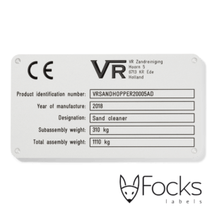 Typeplaatje voor zandreinigingsmachine, geanodiseerd aluminium, tekst en lijnen gegraveerd en ingelakt in zwart. met boorgaten voor montage.
