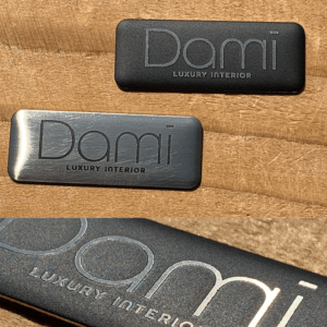 RVS naamlabels voor Dami interiors