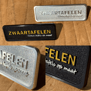 Aluminium merklabel voor Zwaartafelen, gezandstraald en diamant geslepen , met montagepennen